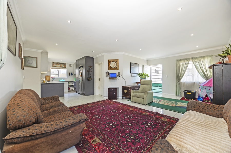 3 Bedroom Property for Sale in Zonnendal Western Cape